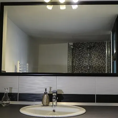 Downtown Deluxe Eger